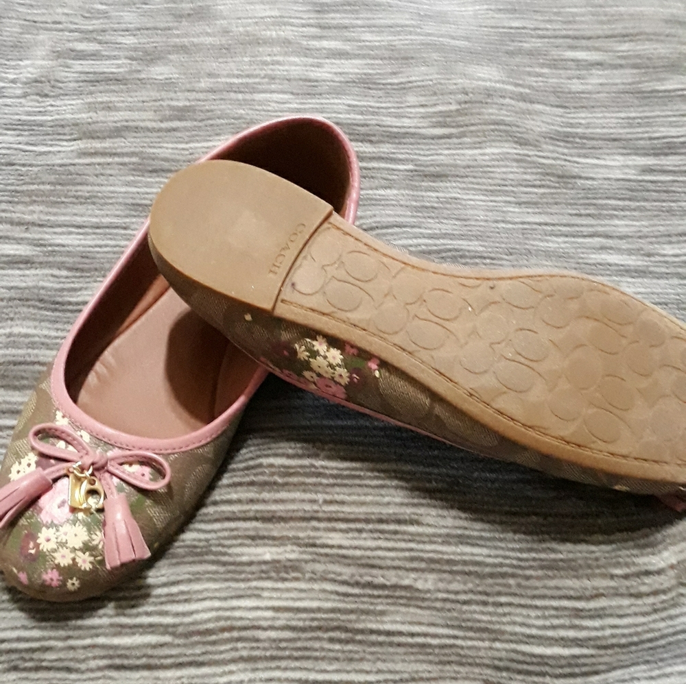 coach flat shoes